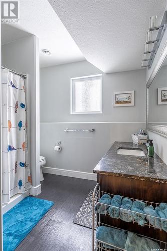 526 Gillies Cove, Saskatoon, SK - Indoor Photo Showing Bathroom