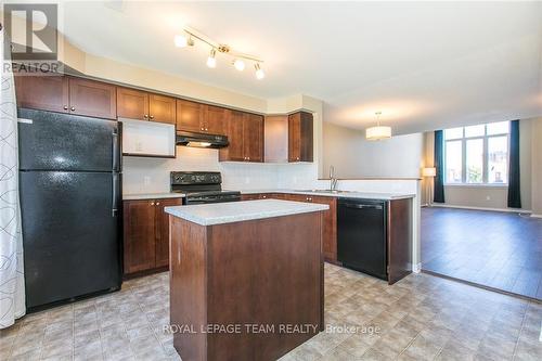 603 Reardon Private, Ottawa, ON - Indoor Photo Showing Kitchen