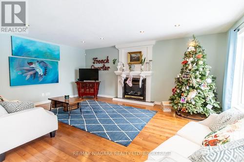 59 Thorold Road E, Welland (767 - N. Welland), ON - Indoor Photo Showing Living Room With Fireplace