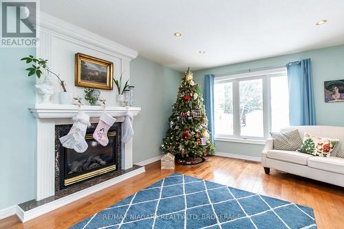 59 Thorold Road E, Welland (767 - N. Welland), ON - Indoor Photo Showing Living Room With Fireplace