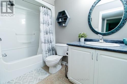 59 Thorold Road E, Welland (767 - N. Welland), ON - Indoor Photo Showing Bathroom