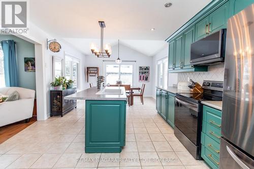 59 Thorold Road E, Welland (767 - N. Welland), ON - Indoor Photo Showing Kitchen