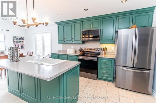 59 Thorold Road E, Welland (767 - N. Welland), ON - Indoor Photo Showing Kitchen