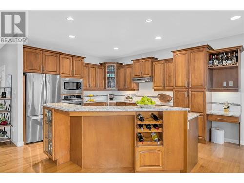 2061 Spyglass Way, West Kelowna, BC - Indoor Photo Showing Kitchen