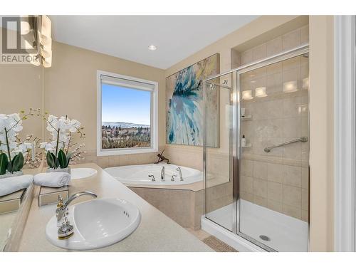 2061 Spyglass Way, West Kelowna, BC - Indoor Photo Showing Bathroom