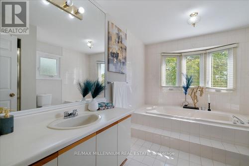 45 Lofthouse Drive, Whitby, ON - Indoor Photo Showing Bathroom