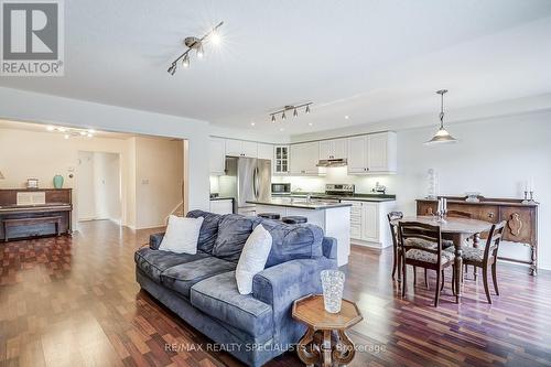 123 Rutherford Road, Bradford West Gwillimbury, ON - Indoor Photo Showing Living Room