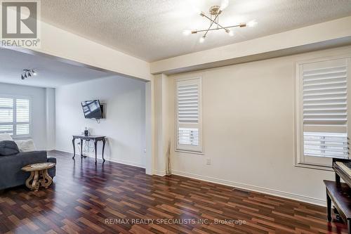 123 Rutherford Road, Bradford West Gwillimbury, ON - Indoor Photo Showing Living Room