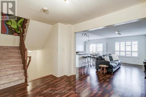 123 Rutherford Road, Bradford West Gwillimbury, ON - Indoor Photo Showing Living Room