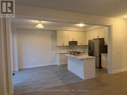 99 Kenneth Rogers Crescent, East Gwillimbury, ON - Indoor Photo Showing Kitchen With Double Sink