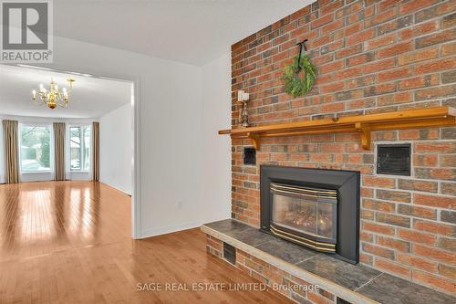 17 Patricia Place, Kawartha Lakes, ON - Indoor Photo Showing Living Room With Fireplace