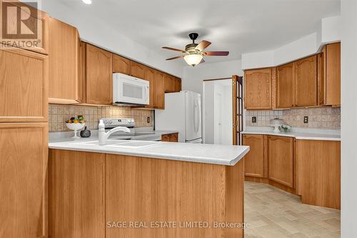 17 Patricia Place, Kawartha Lakes, ON - Indoor Photo Showing Kitchen