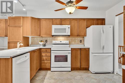 17 Patricia Place, Kawartha Lakes, ON - Indoor Photo Showing Kitchen