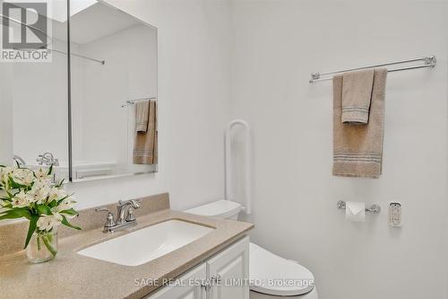 17 Patricia Place, Kawartha Lakes, ON - Indoor Photo Showing Bathroom