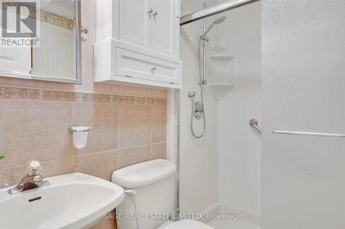 17 Patricia Place, Kawartha Lakes, ON - Indoor Photo Showing Bathroom