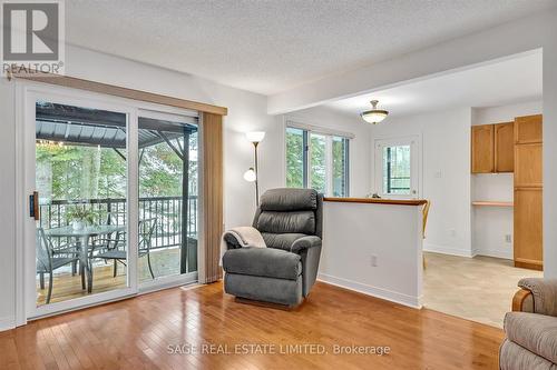 17 Patricia Place, Kawartha Lakes, ON - Indoor Photo Showing Living Room