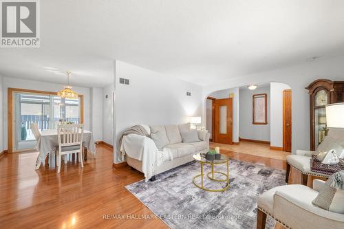 217 Mcfarlane Street, Peterborough (Ashburnham), ON - Indoor Photo Showing Living Room