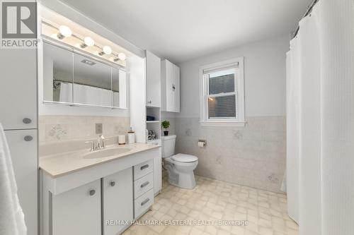 217 Mcfarlane Street, Peterborough (Ashburnham), ON - Indoor Photo Showing Bathroom