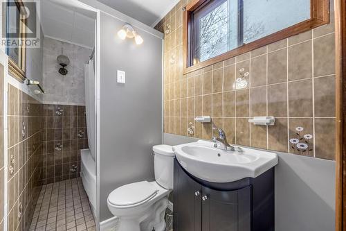 2 Blackmarsh Road, St. John'S, NL - Indoor Photo Showing Bathroom