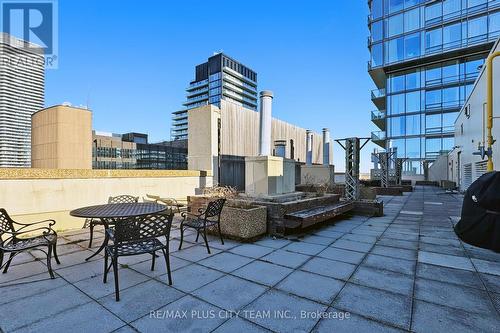 1105 - 25 Grenville Street, Toronto, ON - Outdoor