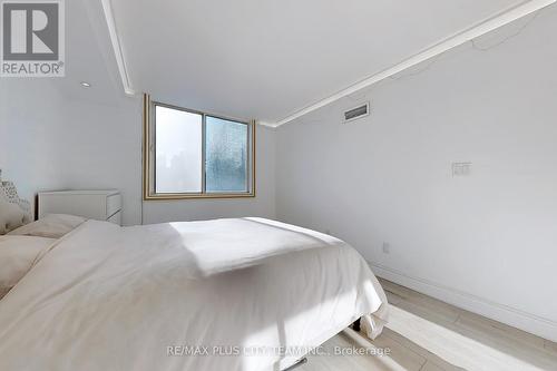 1105 - 25 Grenville Street, Toronto, ON - Indoor Photo Showing Bedroom