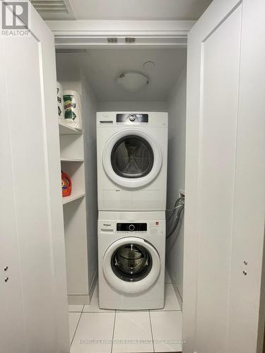 2220 - 275 Village Green Square, Toronto, ON - Indoor Photo Showing Laundry Room