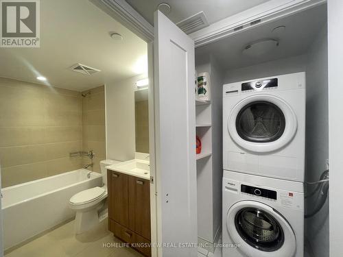 2220 - 275 Village Green Square, Toronto, ON - Indoor Photo Showing Laundry Room