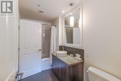 2nd full bathroom - 400 Stemwinder Drive Unit# 107, Kimberley, BC - Indoor Photo Showing Bathroom