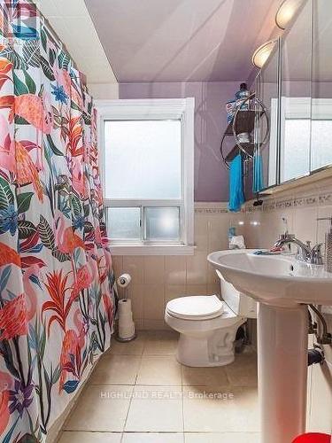 90 Clouston Avenue, Toronto, ON - Indoor Photo Showing Bathroom