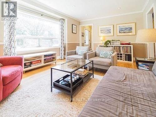 90 Clouston Avenue, Toronto, ON - Indoor Photo Showing Living Room