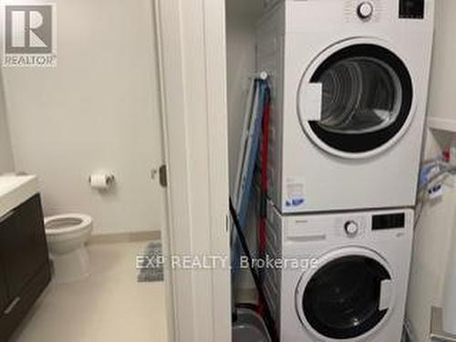 312 - 3100 Keele Street, Toronto, ON - Indoor Photo Showing Laundry Room