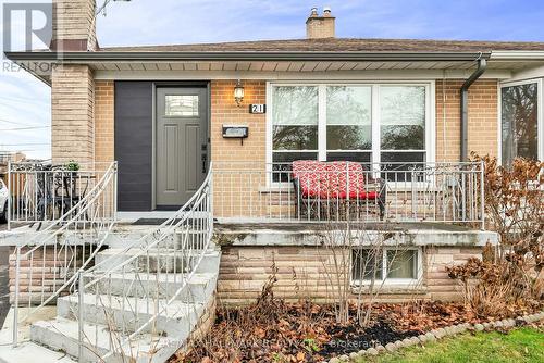 21 Farley Crescent, Toronto, ON - Outdoor