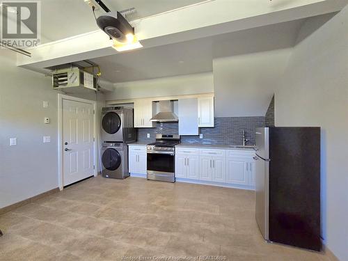 3645 Riberdy Road, Windsor, ON - Indoor Photo Showing Kitchen