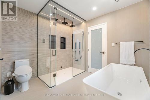 1204 West 5Th Street, Hamilton, ON - Indoor Photo Showing Bathroom