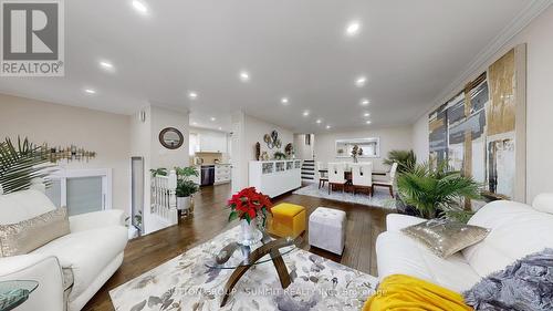 48 Bayview Drive, Grimsby, ON - Indoor Photo Showing Living Room