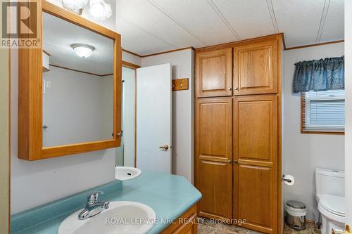 #248 - 3033 Townline Road, Fort Erie (327 - Black Creek), ON - Indoor Photo Showing Bathroom