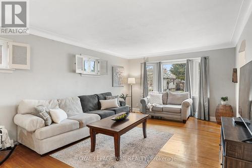 75 Parkview Road, St. Catharines (445 - Facer), ON - Indoor Photo Showing Living Room