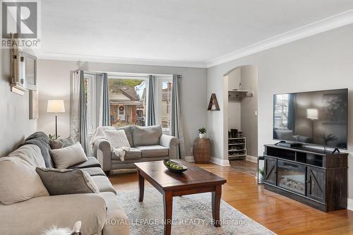 75 Parkview Road, St. Catharines (445 - Facer), ON - Indoor Photo Showing Living Room