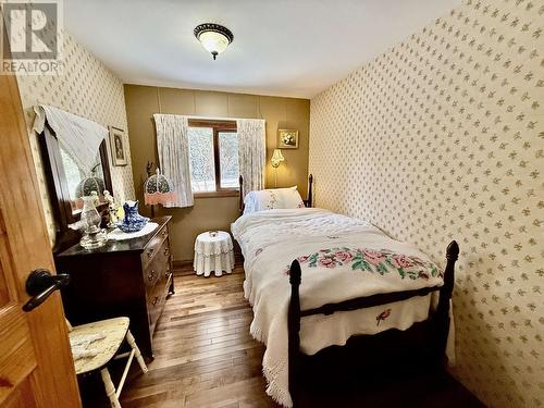 6221 Aalton Road, 100 Mile House, BC - Indoor Photo Showing Bedroom