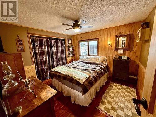 6221 Aalton Road, 100 Mile House, BC - Indoor Photo Showing Bedroom