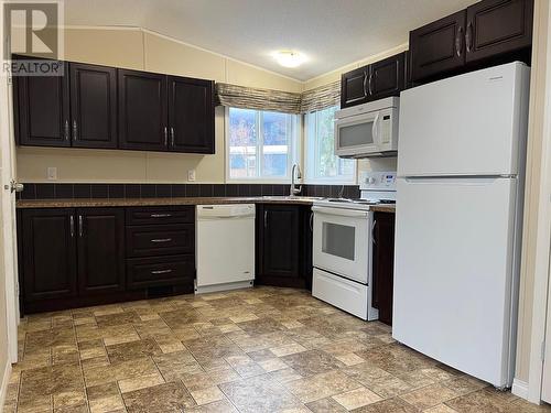 92 3616 Larch Avenue, Terrace, BC - Indoor Photo Showing Kitchen