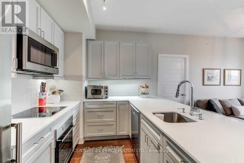 1005 - 7 Kenaston Gardens, Toronto, ON - Indoor Photo Showing Kitchen With Upgraded Kitchen