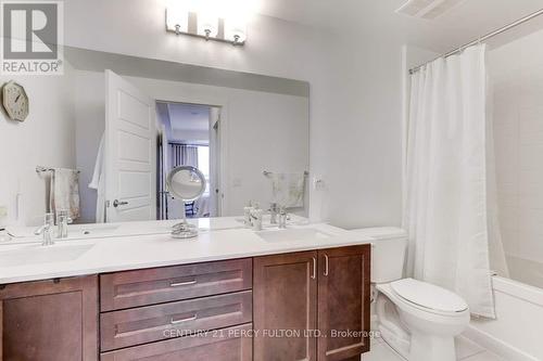 1005 - 7 Kenaston Gardens, Toronto, ON - Indoor Photo Showing Bathroom