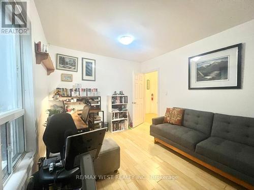 2Nd&3Rd - 1198 Gerrard Street E, Toronto, ON - Indoor Photo Showing Living Room