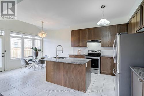 41 Atkinson Crescent, New Tecumseth, ON - Indoor Photo Showing Kitchen