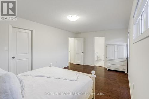 41 Atkinson Crescent, New Tecumseth, ON - Indoor Photo Showing Bedroom