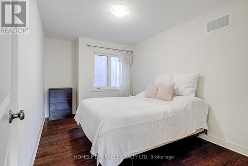 41 Atkinson Crescent, New Tecumseth, ON - Indoor Photo Showing Bedroom