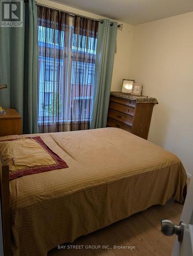 12 William Russell Lane, Richmond Hill, ON - Indoor Photo Showing Bedroom