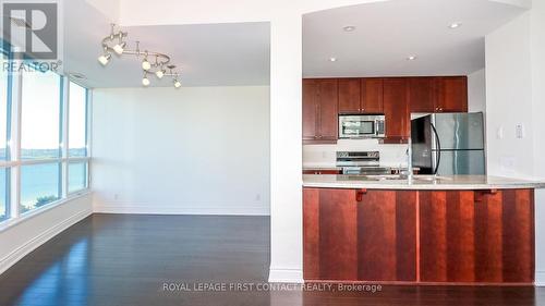 904 - 33 Ellen Street, Barrie, ON - Indoor Photo Showing Kitchen