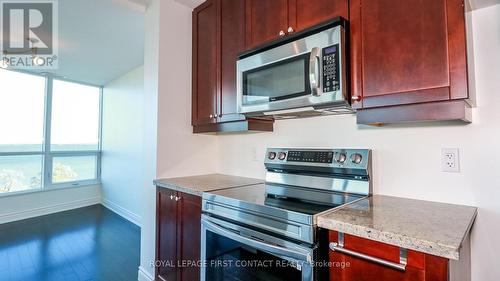 904 - 33 Ellen Street, Barrie, ON - Indoor Photo Showing Kitchen